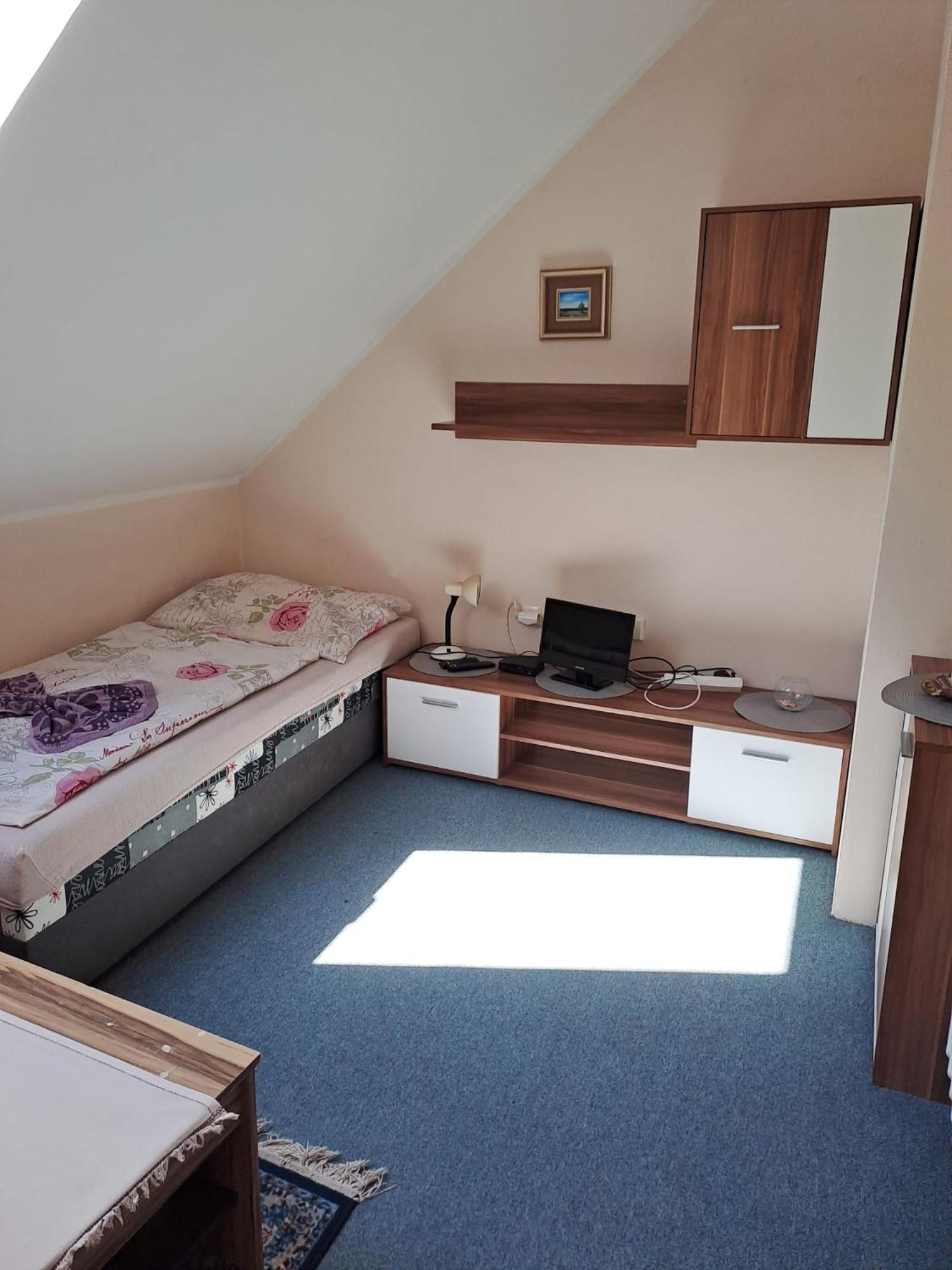 Hotel Kamenny Vrch Chomutov Zewnętrze zdjęcie